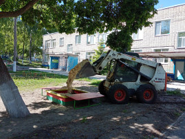 В детский сад привезли песок! В детский сад привезли песок!.